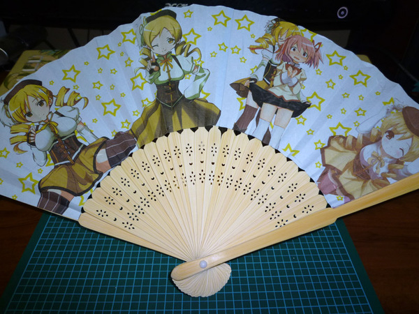 File:Mami madoka japanese wooden fan.jpg