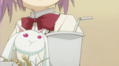 File:Kyubey is scared.gif