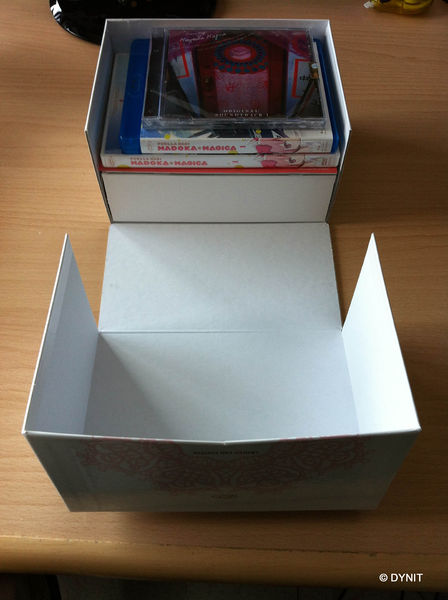 File:Italy Box 1 Unboxing 03.jpg
